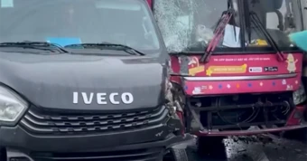 4 ô tô tông liên hoàn trên cao tốc Nội Bài - Lào Cai