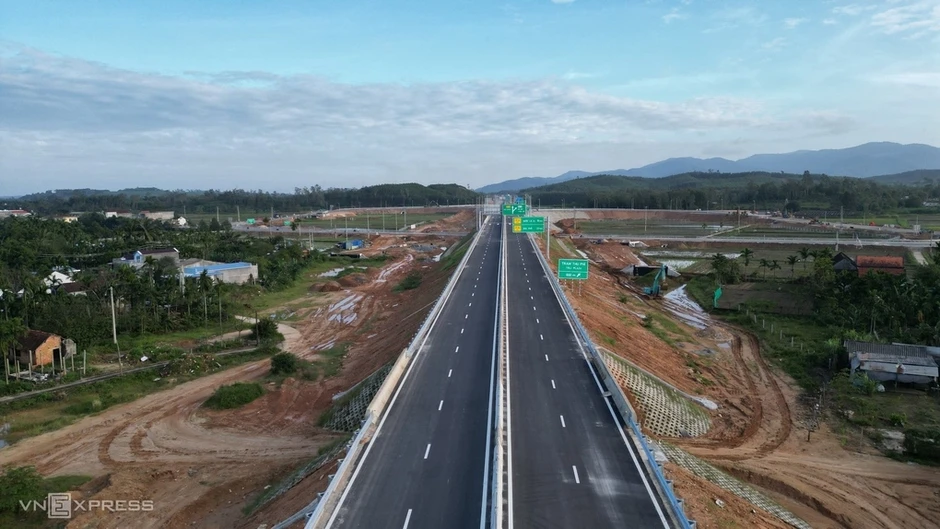 5 đoạn cao tốc Quảng Ngãi - Nha Trang thu phí từ 14/8 5 đoạn cao tốc Quảng Ngãi - Nha Trang thu phí từ 14/8