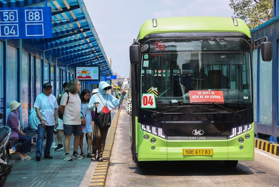 Ba phương án miễn vé xe buýt ở TP HCM Ba phương án miễn vé xe buýt ở TP HCM