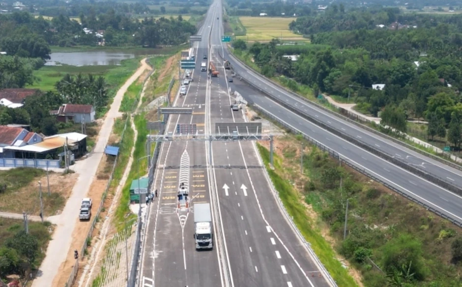 Ba tuyến cao tốc lớn đồng loạt khai thác trước kỳ nghỉ lễ Ba tuyến cao tốc lớn đồng loạt khai thác trước kỳ nghỉ lễ