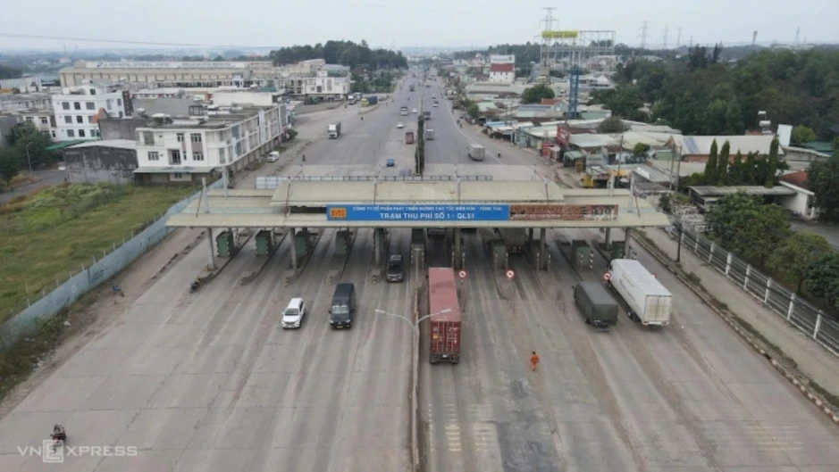Bàn giao hai trạm thu phí quốc lộ 51 để tháo dỡ trước 15/4 Bàn giao hai trạm thu phí quốc lộ 51 để tháo dỡ trước 15/4