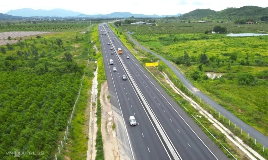 Bất an cao tốc thiếu làn khẩn cấp