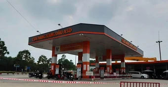 Bé gái 2 tuổi bị ô tô cán tử vong tại cây xăng