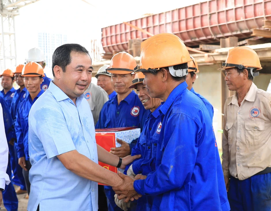 Bí thư Hà Nội chốt hoàn thành mở rộng 21,7km quốc lộ 6 ngay quý I/2027 Bí thư Hà Nội chốt hoàn thành mở rộng 21,7km quốc lộ 6 ngay quý I/2027