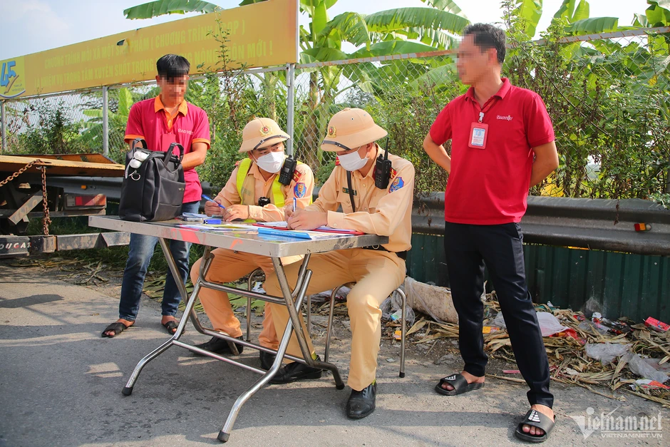 Bộ Công an đề xuất sửa đổi Nghị định 168: Tăng mức phạt ô tô hợp đồng trá hình, xe ghép Bộ Công an đề xuất sửa đổi Nghị định 168: Tăng mức phạt ô tô hợp đồng trá hình, xe ghép