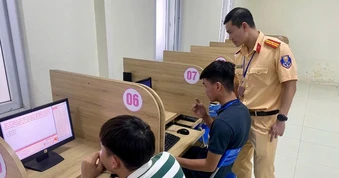 Bộ Công an đề xuất tăng số câu hỏi lý thuyết sát hạch lái xe, chống học mẹo
