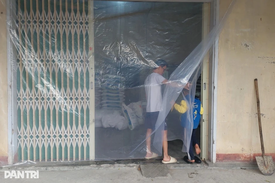 Cảnh sát giao thông vào cuộc việc dân bức xúc vì xe ben chạy ẩu Cảnh sát giao thông vào cuộc việc dân bức xúc vì xe ben chạy ẩu