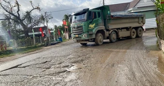 Cảnh sát giao thông vào cuộc việc dân bức xúc vì xe ben chạy ẩu