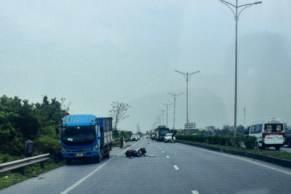 Cảnh sát tìm nhân chứng vụ tai nạn khiến một người tử vong ở Ninh Bình Cảnh sát tìm nhân chứng vụ tai nạn khiến một người tử vong ở Ninh Bình