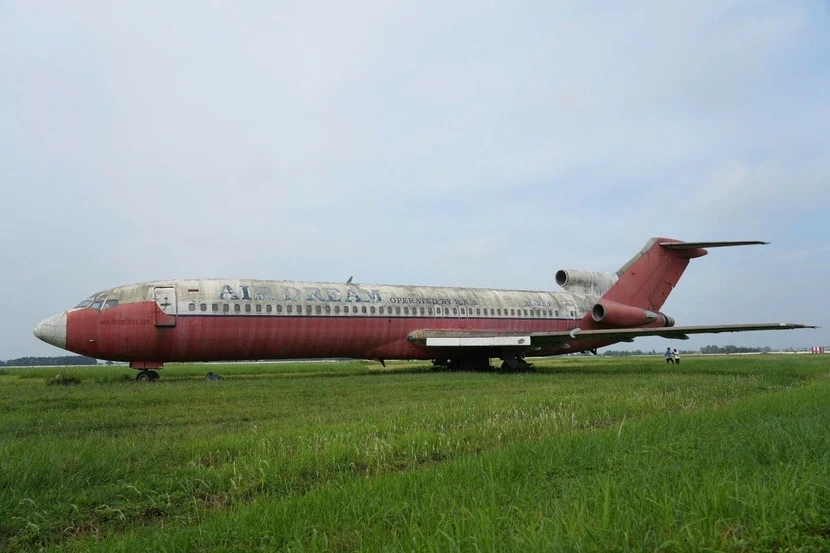 'Chốt' số phận chiếc Boeing bị bỏ rơi 20 năm tại sân bay Nội Bài 'Chốt' số phận chiếc Boeing bị bỏ rơi 20 năm tại sân bay Nội Bài
