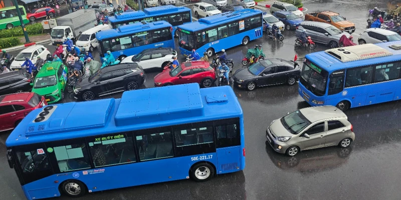 Chuyển đổi phương tiện sử dụng nhiên liệu sạch - Quyết tâm để TP Hồ Chí Minh “đi trước, về trước” Chuyển đổi phương tiện sử dụng nhiên liệu sạch - Quyết tâm để TP Hồ Chí Minh “đi trước, về trước”