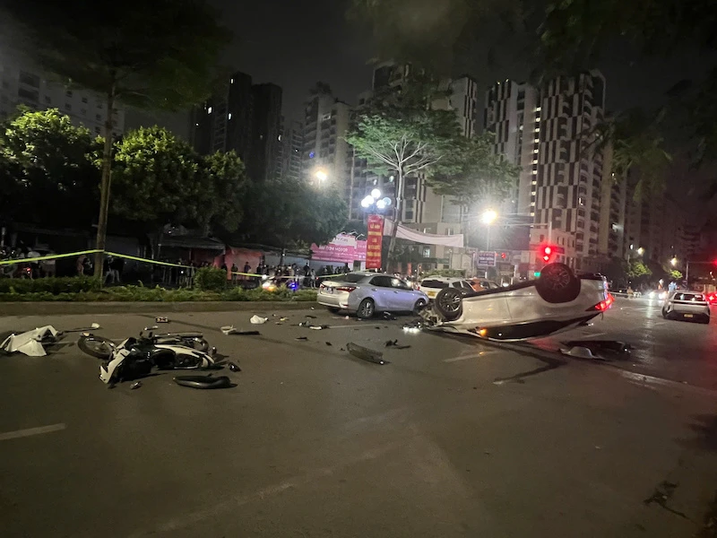 Công an Hà Nội thông tin chính thức về vụ tai nạn giao thông liên hoàn trên đường Trung Kính Công an Hà Nội thông tin chính thức về vụ tai nạn giao thông liên hoàn trên đường Trung Kính