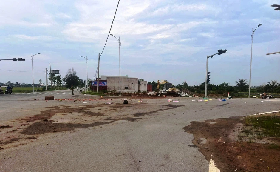 Công an Ninh Bình vào cuộc vụ người phụ nữ tử vong ở ngã tư Công an Ninh Bình vào cuộc vụ người phụ nữ tử vong ở ngã tư