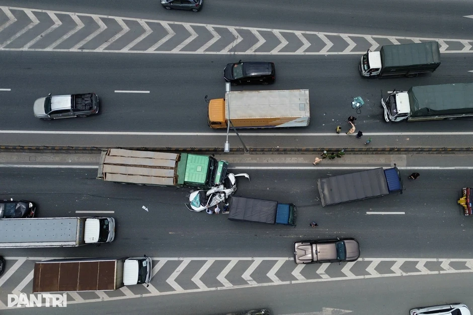 Công an thông tin vụ tai nạn liên hoàn giữa 10 ô tô ở Hà Nội