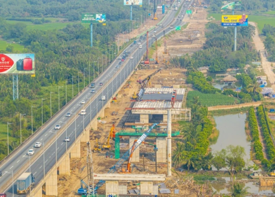 Công trường cao tốc trọng điểm thi công xuyên lễ 30/4-1/5 Công trường cao tốc trọng điểm thi công xuyên lễ 30/4-1/5