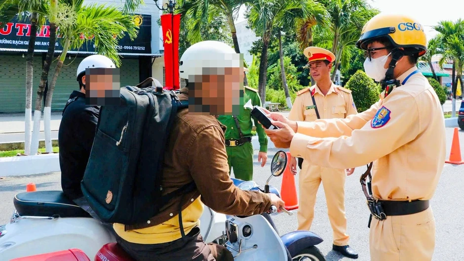 CSGT An Giang ra quân bảo đảm trật tự, an toàn giao thông dịp lễ 30-4