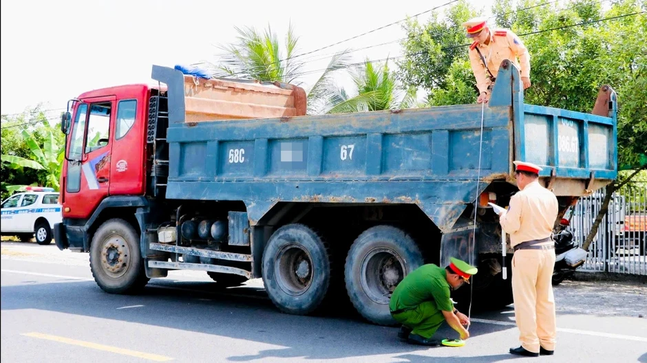 CSGT An Giang ra quân bảo đảm trật tự, an toàn giao thông dịp lễ 30-4