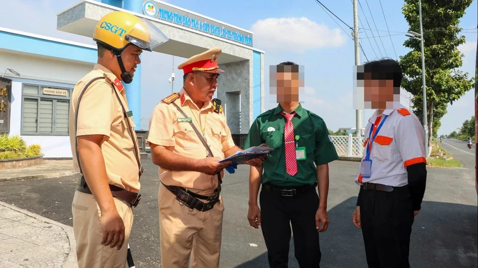 CSGT An Giang ra quân bảo đảm trật tự, an toàn giao thông dịp lễ 30-4