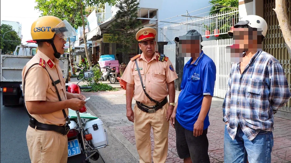 CSGT An Giang ra quân bảo đảm trật tự, an toàn giao thông dịp lễ 30-4