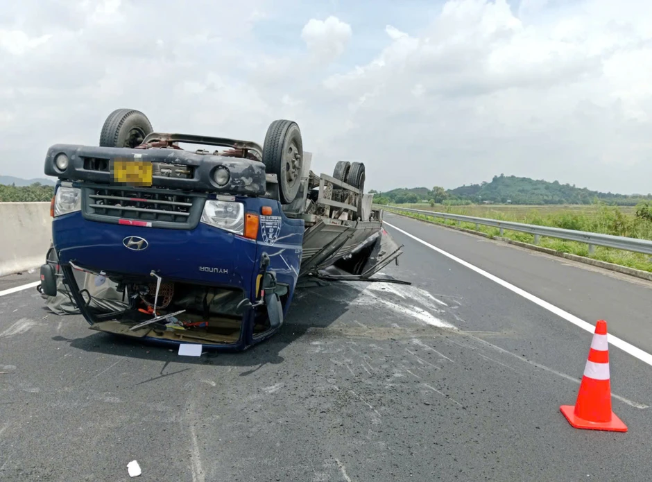 CSGT chỉ ra sự cố liên tục xảy ra trên cao tốc mùa nắng nóng mà tài xế hay chủ quan CSGT chỉ ra sự cố liên tục xảy ra trên cao tốc mùa nắng nóng mà tài xế hay chủ quan