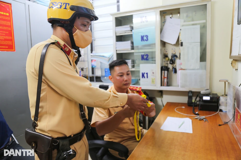CSGT Hà Nội dùng camera tuần tra, ghi hình vi phạm trên đường để phạt nguội CSGT Hà Nội dùng camera tuần tra, ghi hình vi phạm trên đường để phạt nguội
