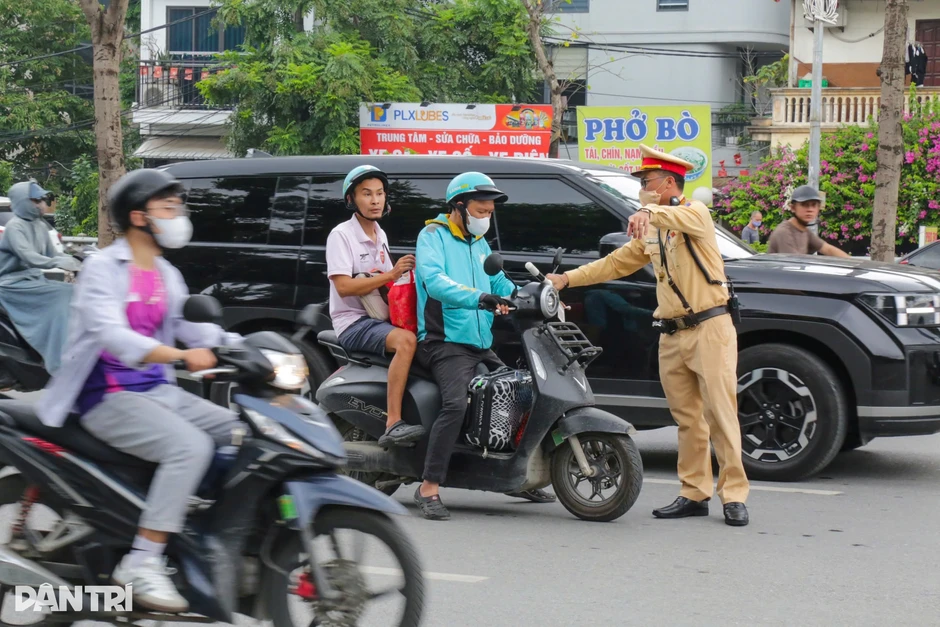 CSGT Hà Nội phạt hơn 21 tỷ đồng tiền vi phạm giao thông trong một tuần CSGT Hà Nội phạt hơn 21 tỷ đồng tiền vi phạm giao thông trong một tuần