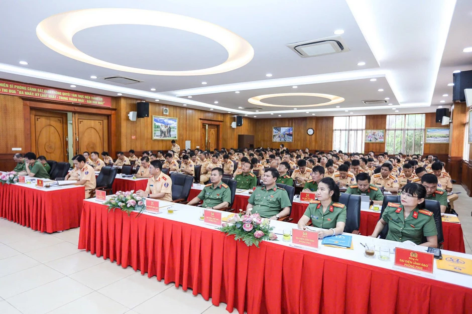 CSGT Hà Nội siết chặt giám sát, phòng ngừa sai phạm của cán bộ từ sớm CSGT Hà Nội siết chặt giám sát, phòng ngừa sai phạm của cán bộ từ sớm