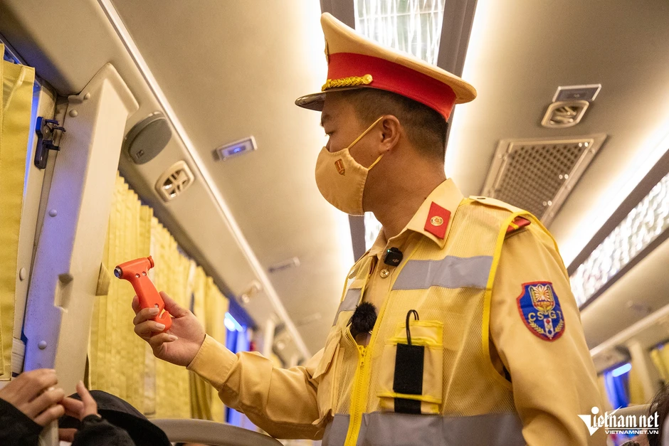 CSGT 'soi' dữ liệu, phát hiện hàng nghìn tài xế vi phạm thời gian lái xe CSGT 'soi' dữ liệu, phát hiện hàng nghìn tài xế vi phạm thời gian lái xe