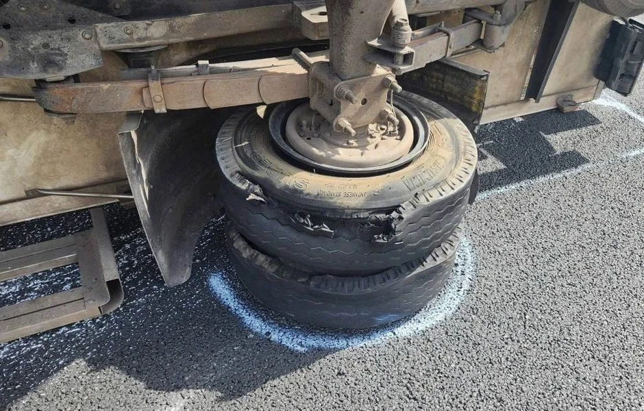 Cục CSGT cảnh báo nguy cơ nổ lốp trên cao tốc do nắng nóng quá gay gắt Cục CSGT cảnh báo nguy cơ nổ lốp trên cao tốc do nắng nóng quá gay gắt
