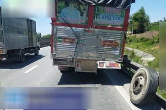 Cục CSGT cảnh báo tình trạng ô tô nổ lốp trong ngày nắng nóng