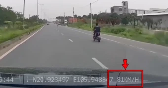 Cục CSGT đăng clip 'giật mình' với nam sinh phóng xe điện gần 90km/h