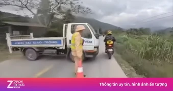 Cục CSGT lên tiếng về thông tin CSGT dùng xe công vụ chắn ngang đường