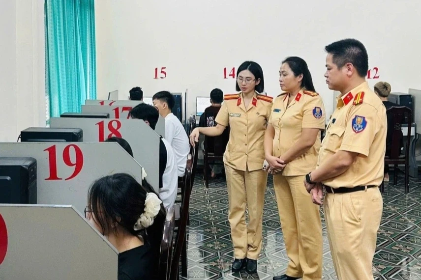 Cục CSGT: Trước khi sát hạch, học viên phải xem video cảnh báo về tai nạn Cục CSGT: Trước khi sát hạch, học viên phải xem video cảnh báo về tai nạn