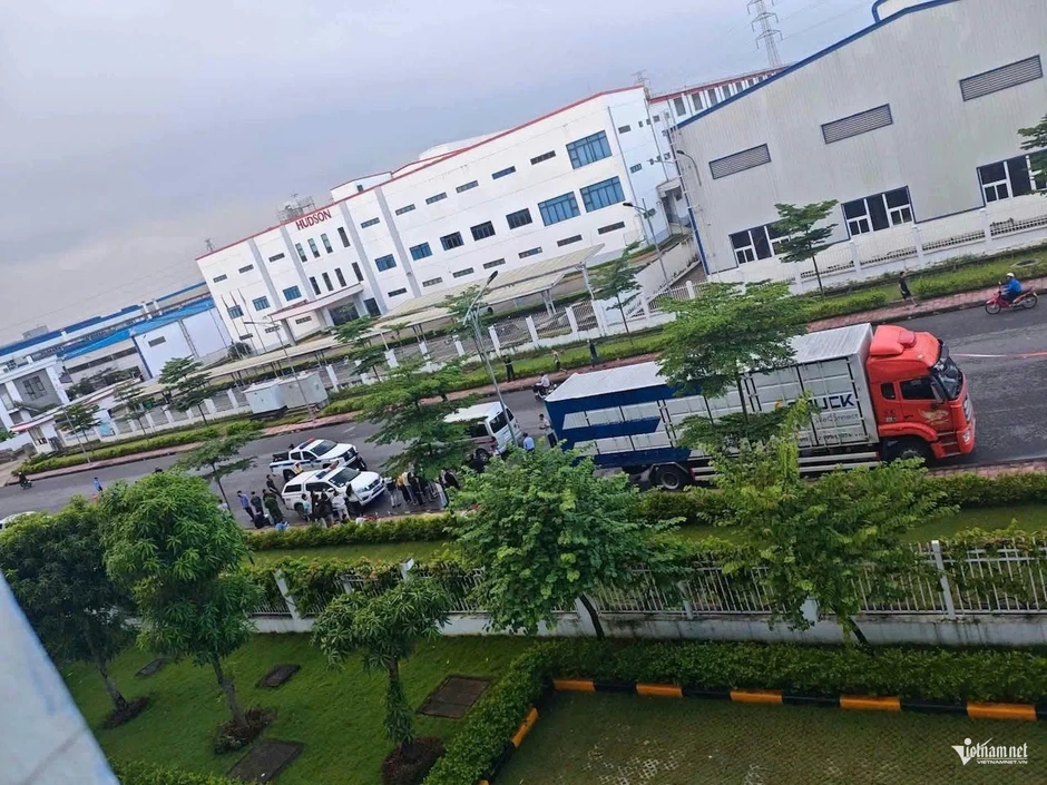 Đâm vào xe tải đỗ bên đường ở Hải Phòng, ba thanh niên đi xe máy tử vong tại chỗ Đâm vào xe tải đỗ bên đường ở Hải Phòng, ba thanh niên đi xe máy tử vong tại chỗ
