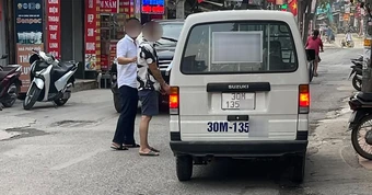 Đập vỡ hai gương ô tô, người đàn ông bị tạm giữ sau vài giờ