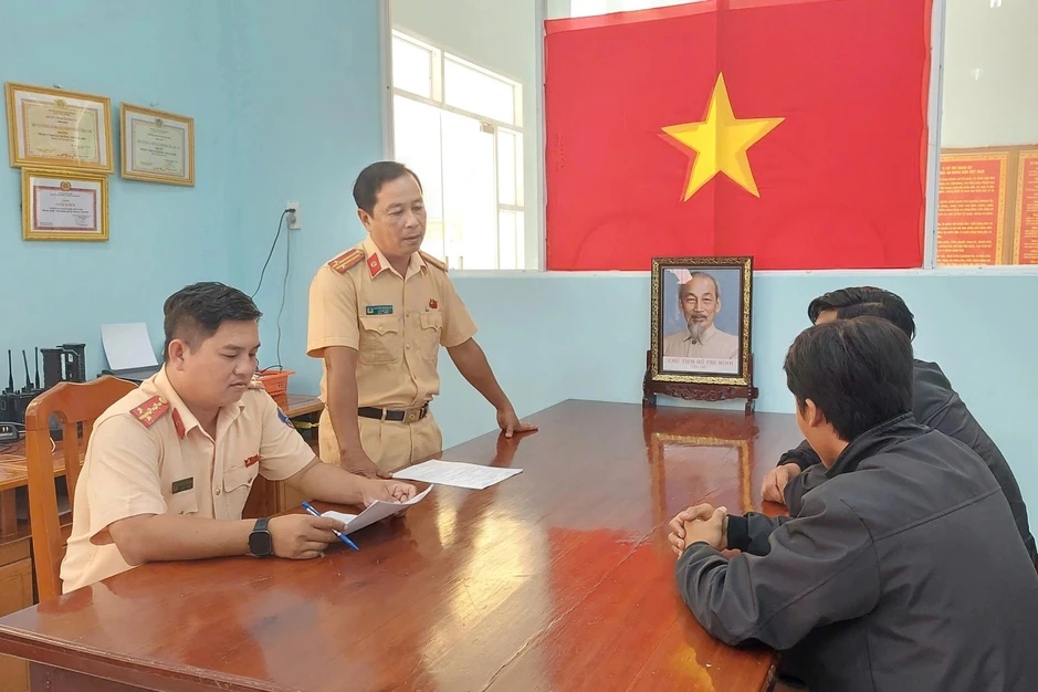 Đề xuất tăng 15 lần mức phạt tiền đối với thẩm quyền của trưởng công an xã Đề xuất tăng 15 lần mức phạt tiền đối với thẩm quyền của trưởng công an xã