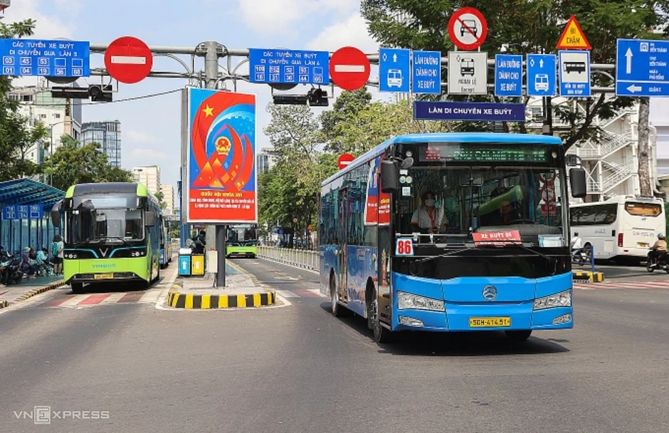 Đề xuất thí điểm buýt mini đón khách theo nhu cầu ở TP HCM Đề xuất thí điểm buýt mini đón khách theo nhu cầu ở TP HCM