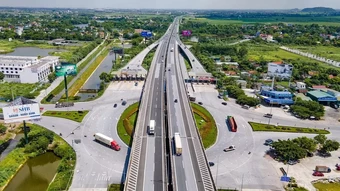 Đề xuất thí điểm làn trái chỉ để vượt trên hai cao tốc phía Bắc
