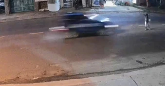 Đi bộ sang đường, người đàn ông bị taxi tông tử vong
