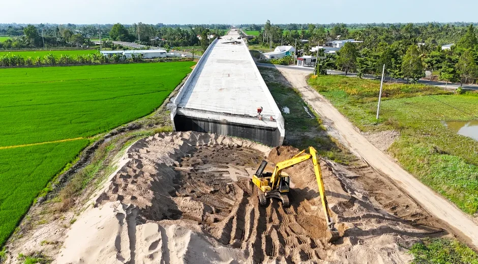 Dự án cao tốc Châu Đốc - Cần Thơ - Sóc Trăng qua Cần Thơ thiếu hơn 5 triệu m³ cát, đá Dự án cao tốc Châu Đốc - Cần Thơ - Sóc Trăng qua Cần Thơ thiếu hơn 5 triệu m³ cát, đá