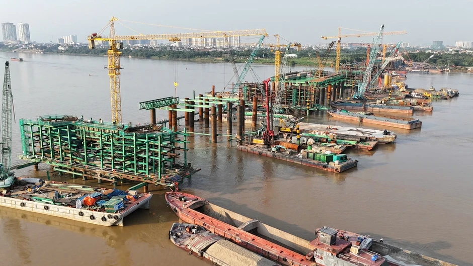 Dự án cầu Trần Hưng Đạo tăng tốc sau 8 tháng, chuẩn bị dựng vòm thép - Báo TinVina