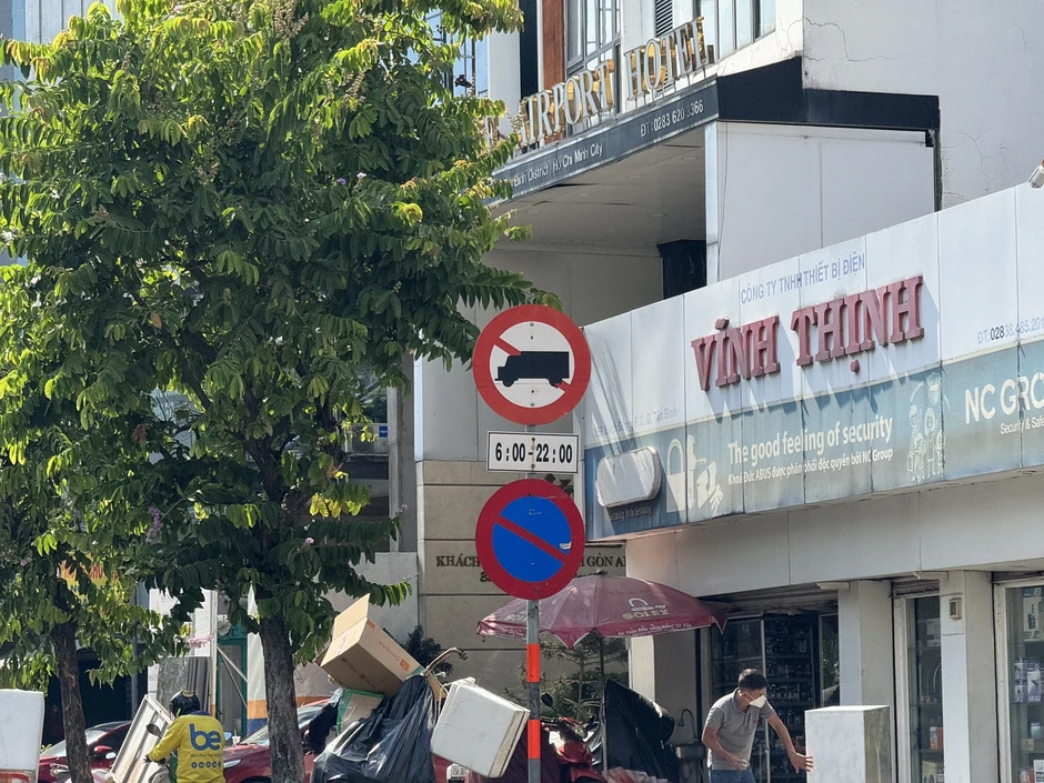 Dừng, đỗ xe trên đoạn đường không có biển cấm, tài xế vẫn có thể bị phạt Dừng, đỗ xe trên đoạn đường không có biển cấm, tài xế vẫn có thể bị phạt