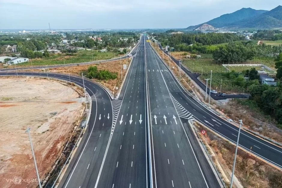 Dựng gần 6 km tường chống ồn dọc cao tốc Biên Hòa - Vũng Tàu Dựng gần 6 km tường chống ồn dọc cao tốc Biên Hòa - Vũng Tàu