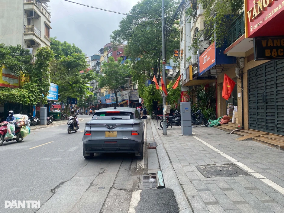 Đường có biển cấm dừng và đỗ xe, taxi có được đón, trả khách? Đường có biển cấm dừng và đỗ xe, taxi có được đón, trả khách?