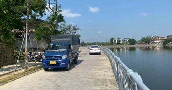 Đường đi bộ 267 tỷ đồng chưa thông, ô tô thản nhiên chạy