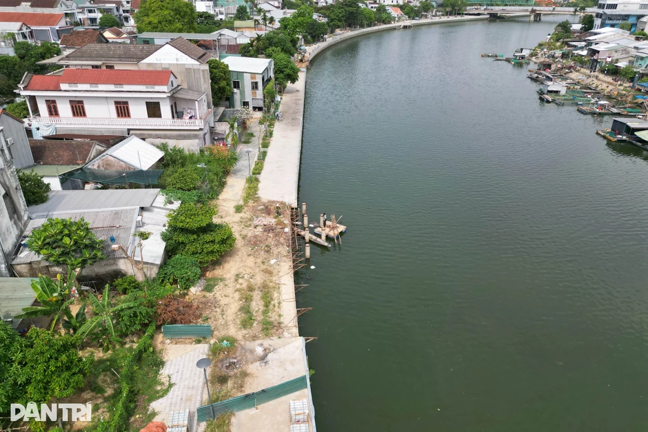 Đường đi bộ ven sông Như Ý ở Huế tăng tốc, hẹn về đích trong tháng 6 Đường đi bộ ven sông Như Ý ở Huế tăng tốc, hẹn về đích trong tháng 6