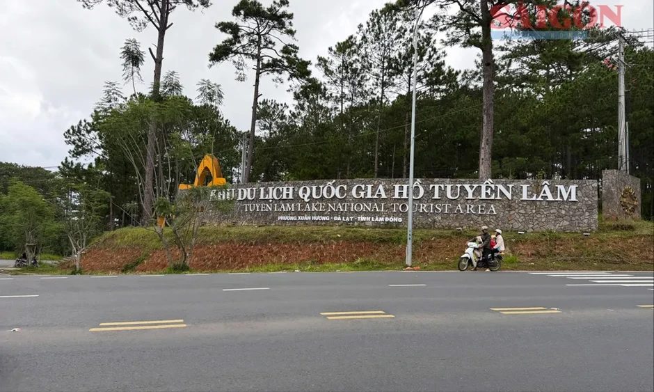 Đường ở Khu du lịch quốc gia hồ Tuyền Lâm xuống cấp với nhiều "ổ gà, ổ voi"