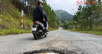 Đường ở Khu du lịch quốc gia hồ Tuyền Lâm xuống cấp với nhiều "ổ gà, ổ voi"