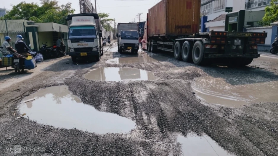 Đường vào khu chế xuất lớn nhất TP HCM hạn chế xe để sửa chữa Đường vào khu chế xuất lớn nhất TP HCM hạn chế xe để sửa chữa