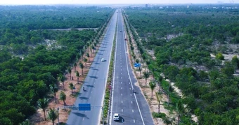 Đường ven biển chậm tiến độ, lãnh đạo Đà Nẵng nói “không còn đường lùi”